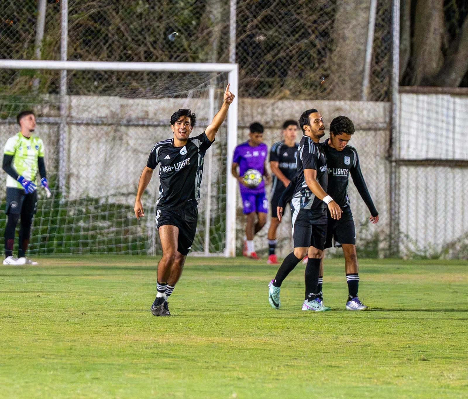 Highlights athletes communicating during a showcase match